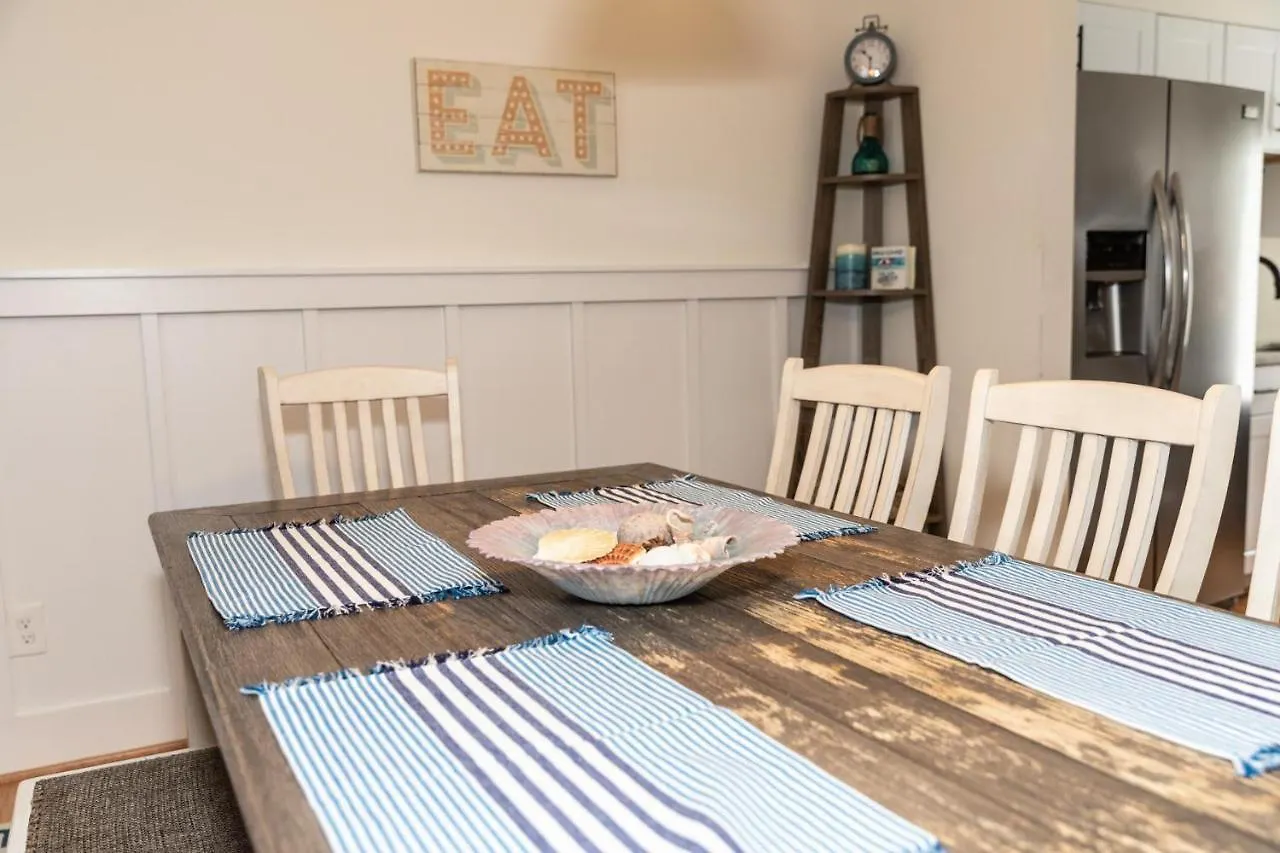 Latitude Adjustment Villa Virginia Beach Holiday home